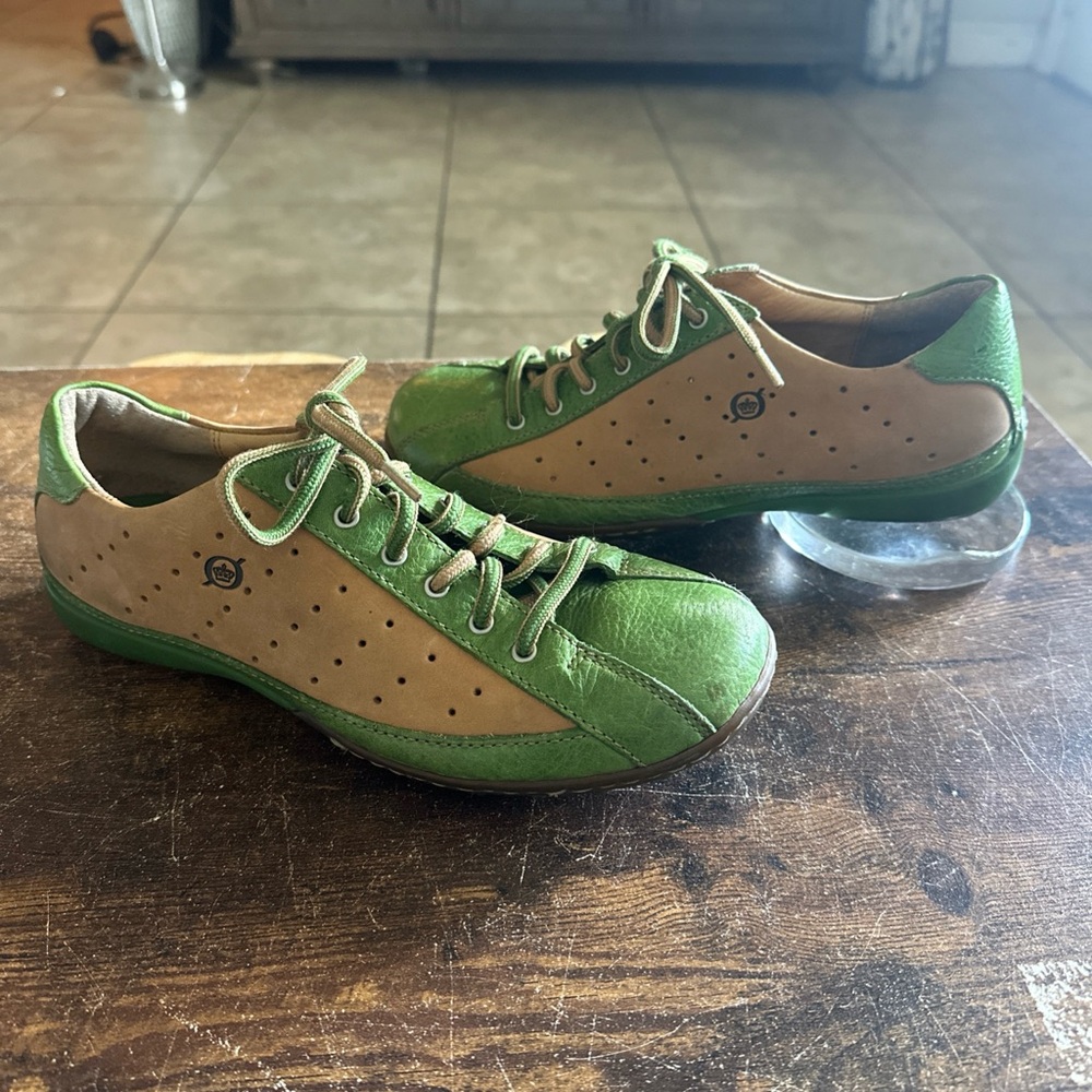 Born Shoes Women 7.5 Hawkeye Green Tan Leather Lace Up Comfort Sneakers Bowling - Picture 2 of 10